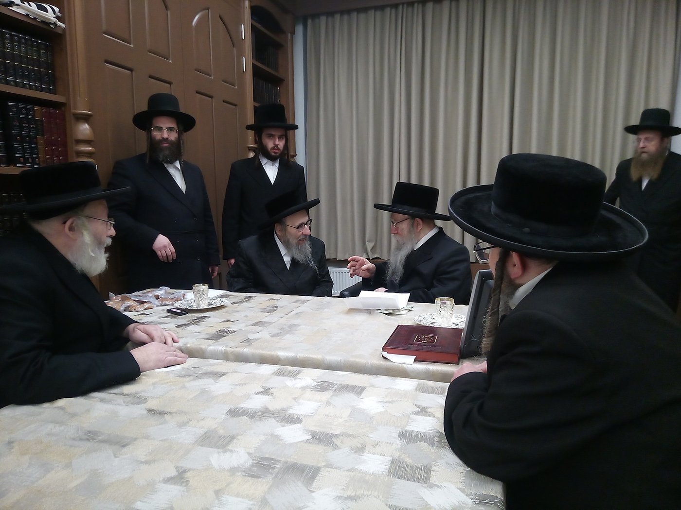  דומ"ץ סאטמר, הגה"צ רבי געציל בערקוביץ בביקור אצל האדמו"ר מפשעווארסק