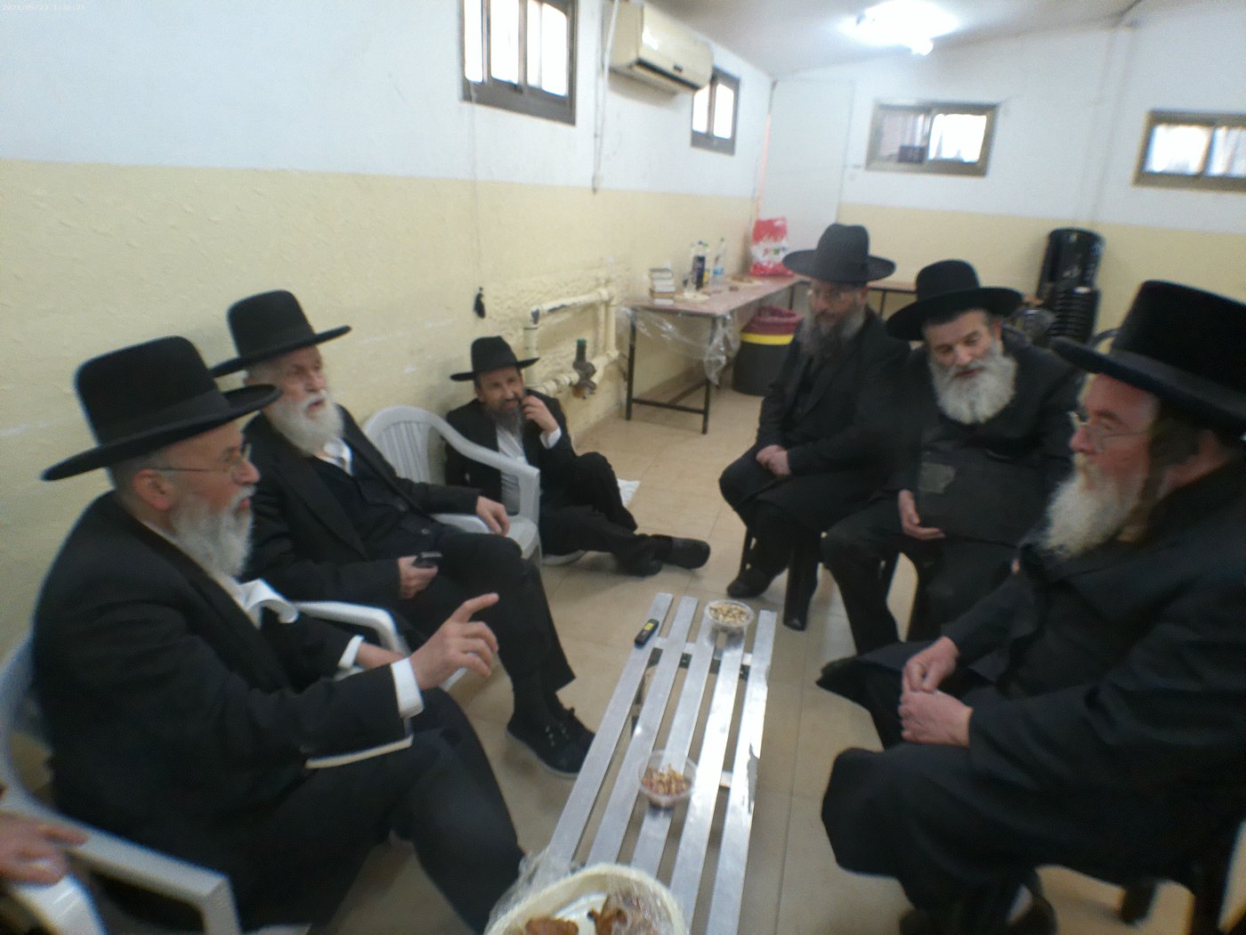 ניחום אבלים אצל הגאון רבי אליהו טופיק