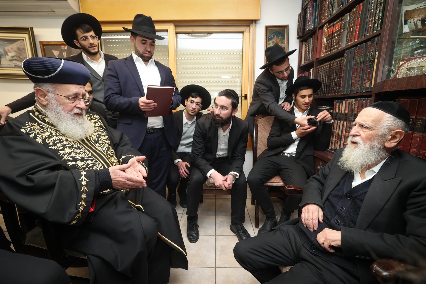 ניחום אבלים אצל הגאון רבי אליהו טופיק