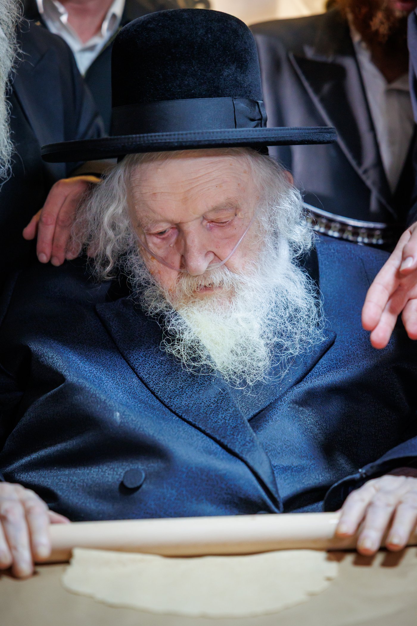 הגר"מ שטרנבוך באפיית מצות