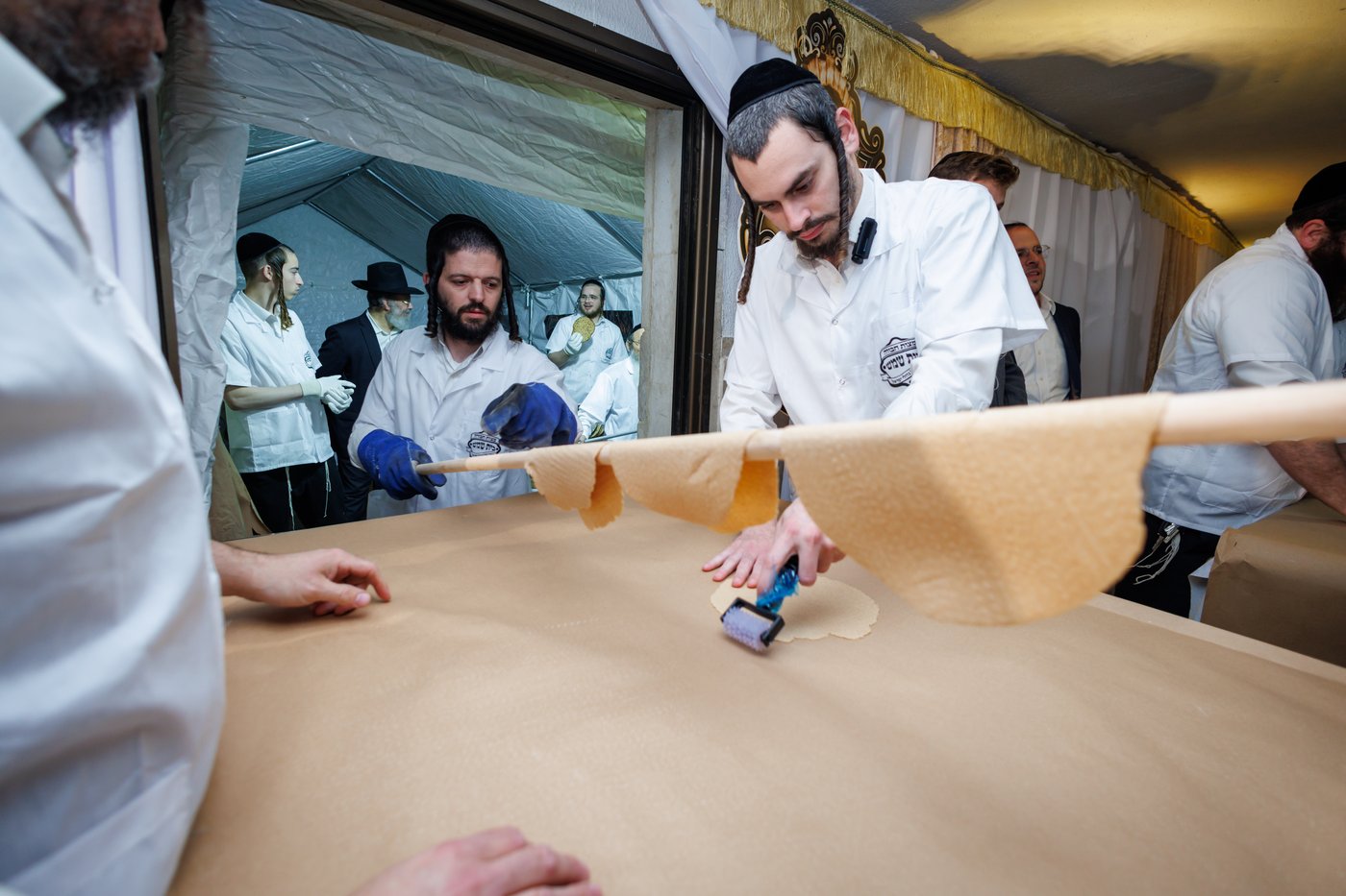 הגר"מ שטרנבוך באפיית מצות