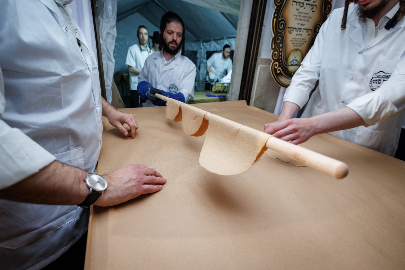 הגר"מ שטרנבוך באפיית מצות