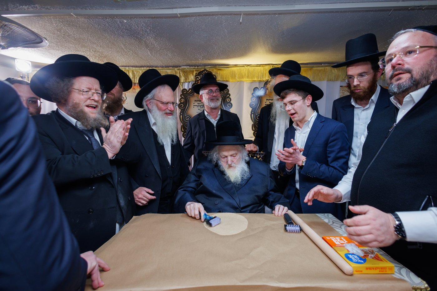 הגר"מ שטרנבוך באפיית מצות