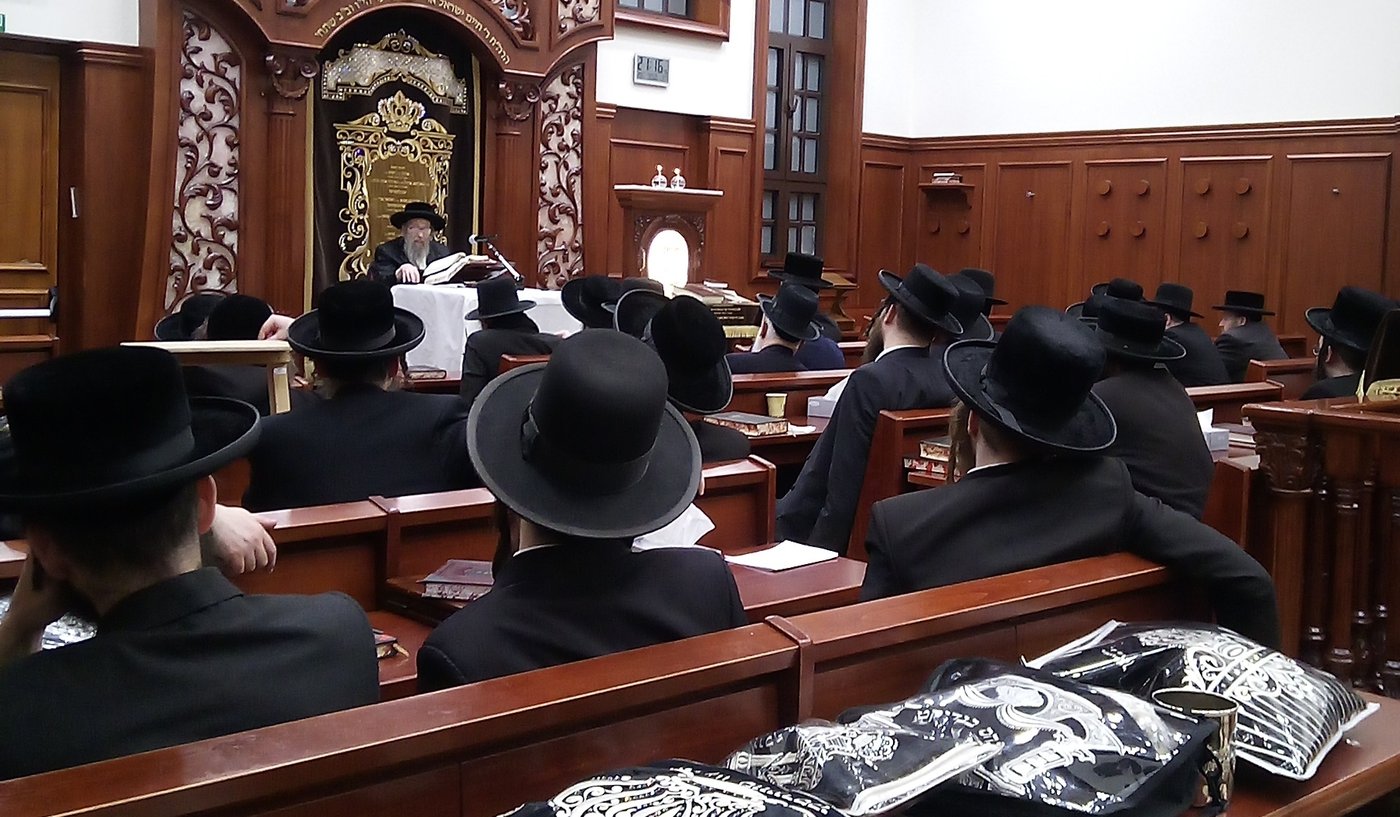 הגה"צרבי געציל ברקוביץ בשיחה בביהמ"ד סאטמר באנטווערפן