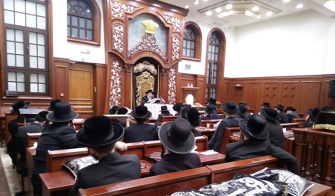 הגה"צרבי געציל ברקוביץ בשיחה בביהמ"ד סאטמר באנטווערפן