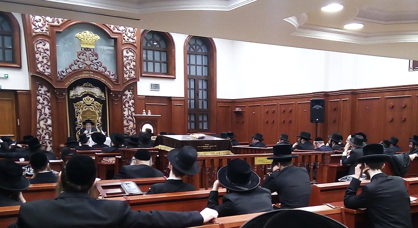 הגה"צרבי געציל ברקוביץ בשיחה בביהמ"ד סאטמר באנטווערפן