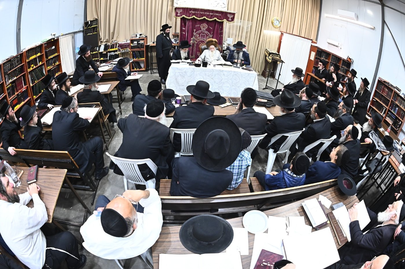 הגרי"מ מורגנשטרן בשיעור בישיבת תורת הנסתר