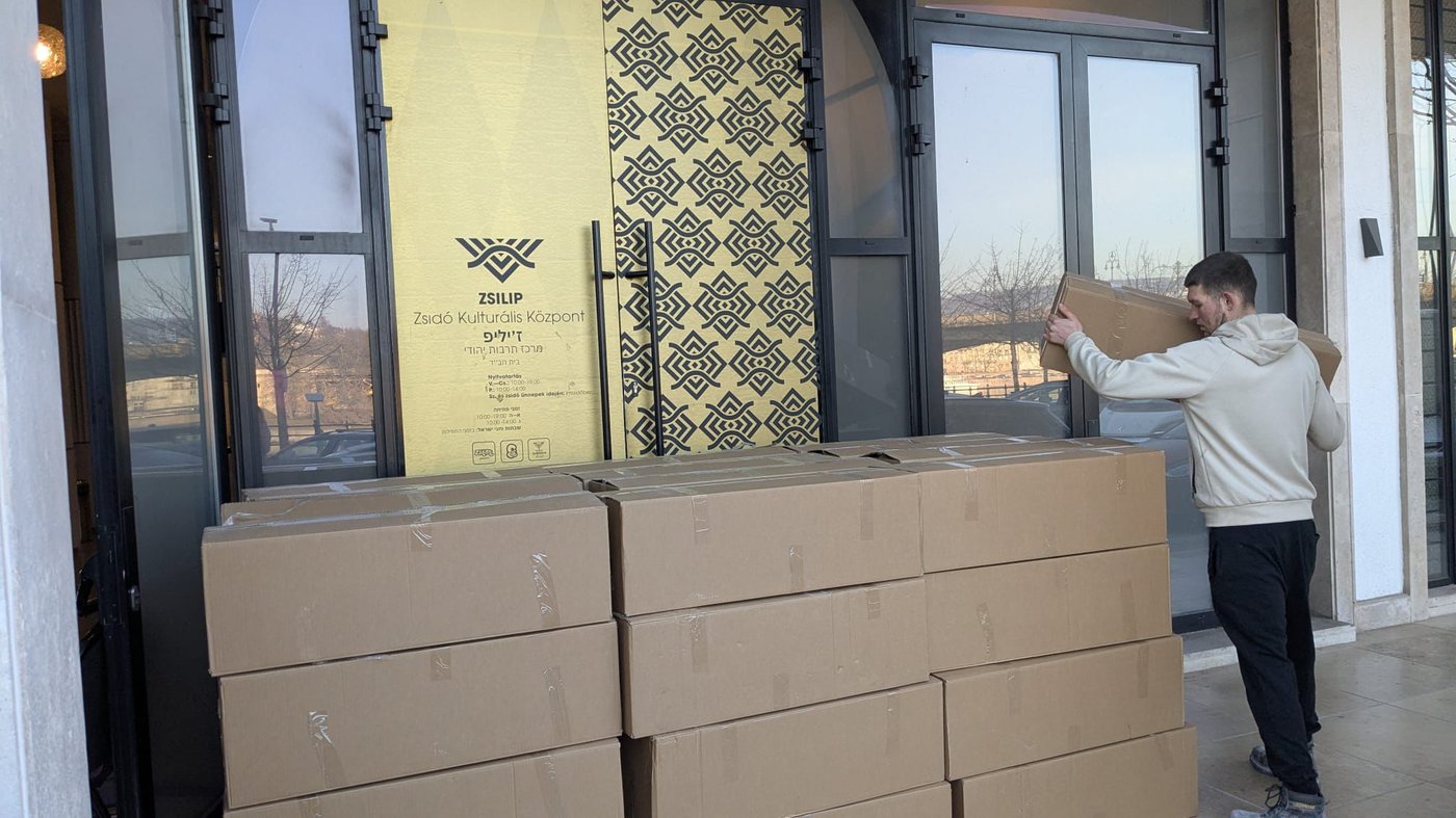 בגלל המלחמה באיראן: הדף שצורף לחבילות המצות במדינה האירופאית