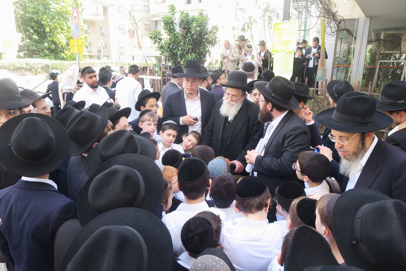 הגאון רבי שריאל רוזנברג בברכת האילנות