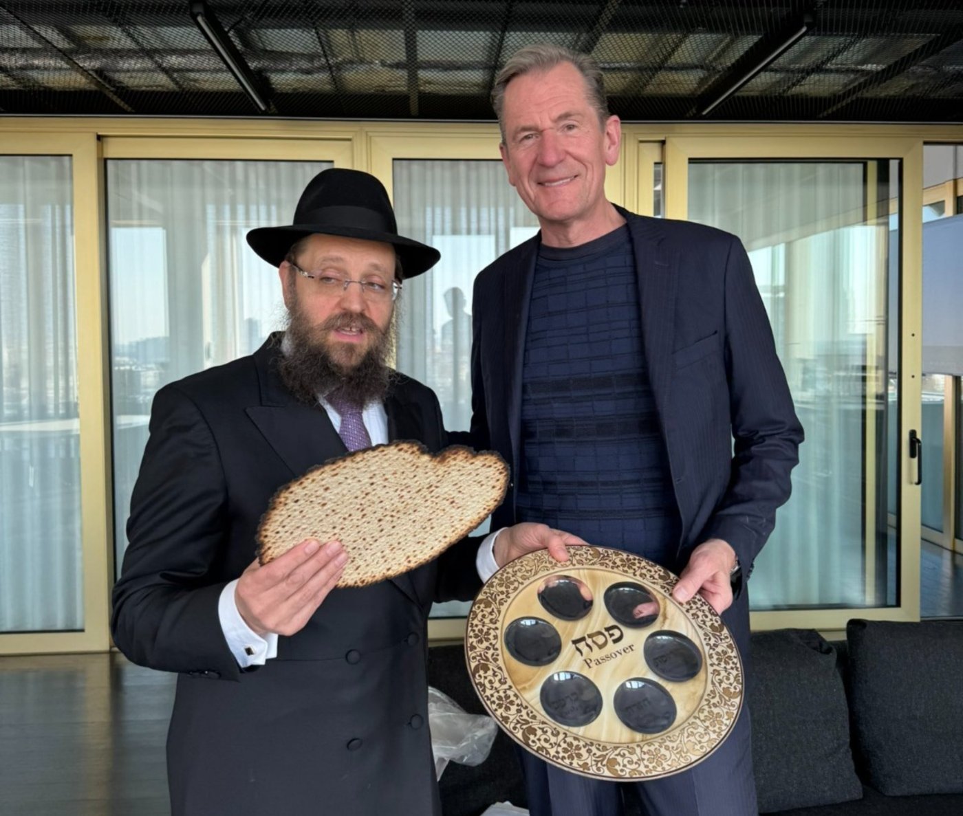 ברקע ההפצצות באיראן: הרב החרדי העביר מסר לאייקון התקשורת