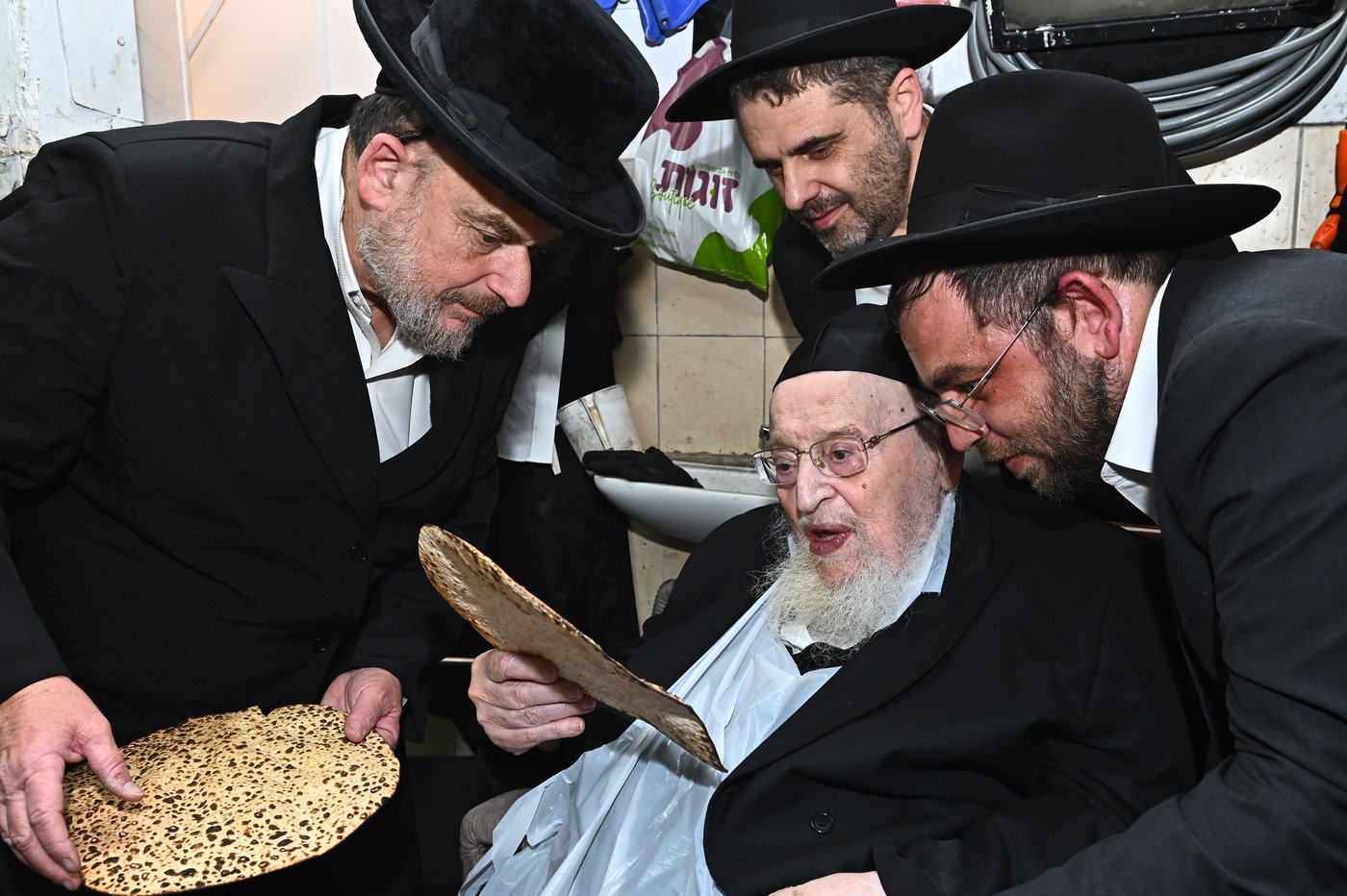 הגרמ"צ ברגמן באפיית מצות