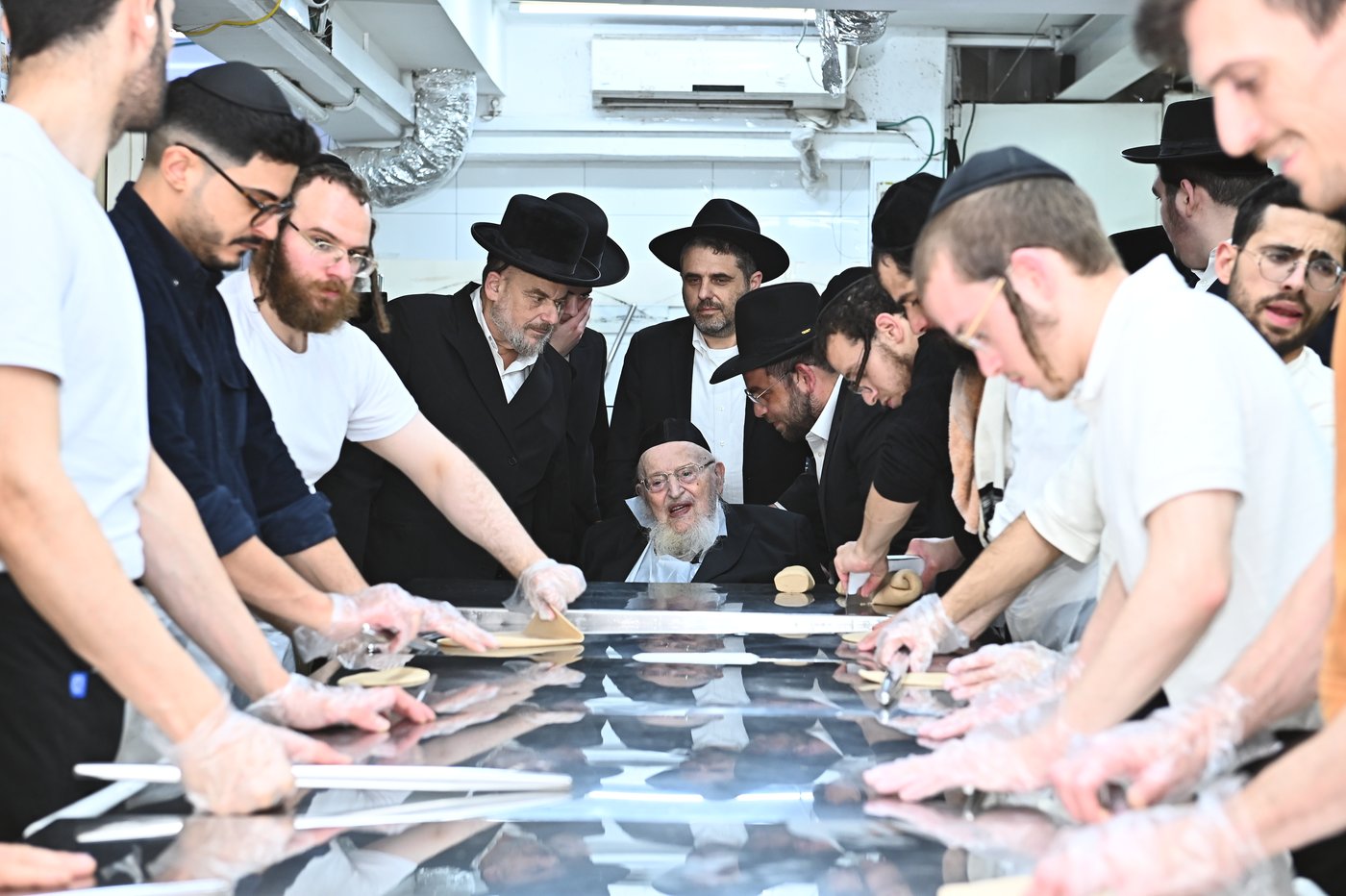 הגרמ"צ ברגמן באפיית מצות