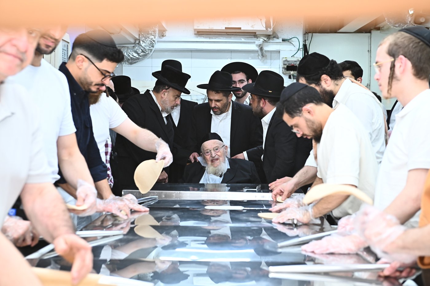 הגרמ"צ ברגמן באפיית מצות