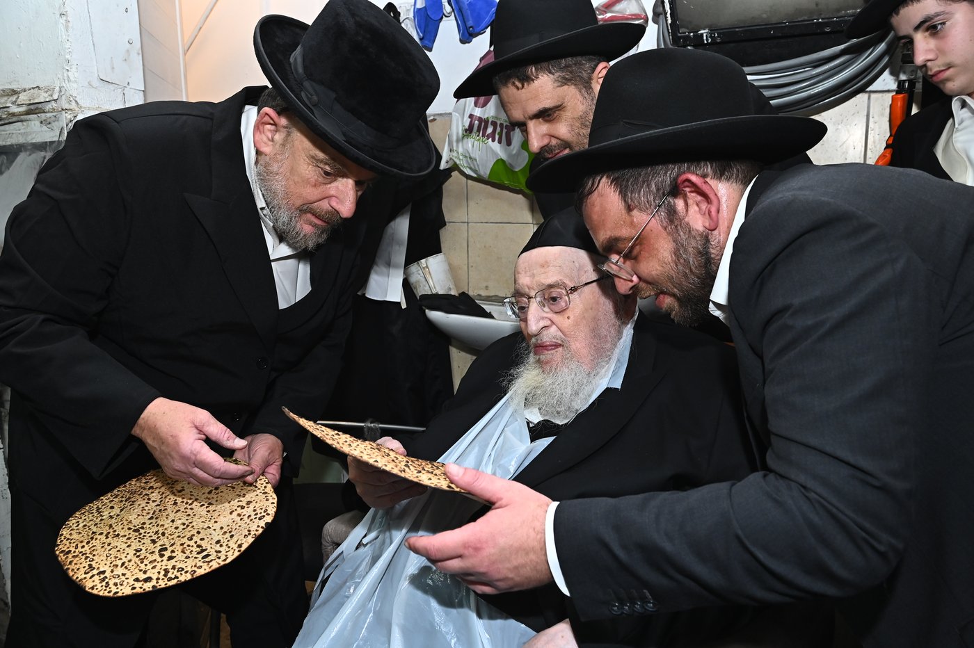 הגרמ"צ ברגמן באפיית מצות