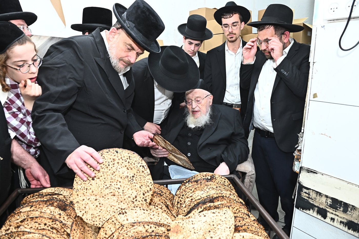 הגרמ"צ ברגמן באפיית מצות