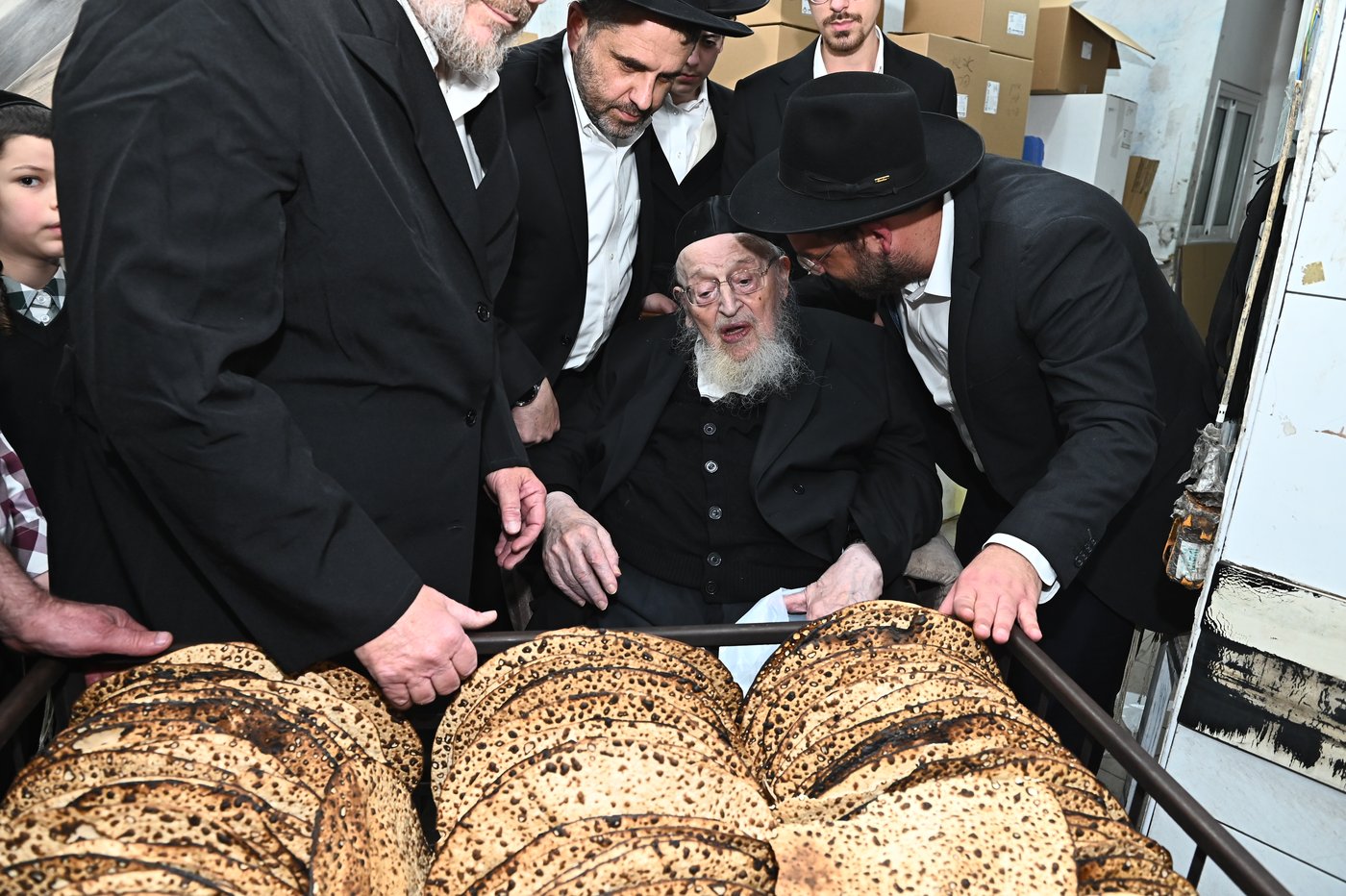 הגרמ"צ ברגמן באפיית מצות