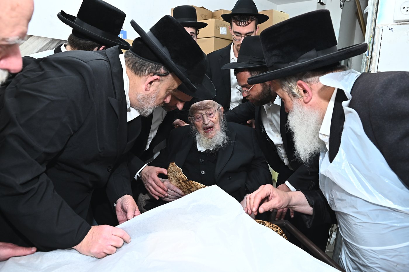 הגרמ"צ ברגמן באפיית מצות