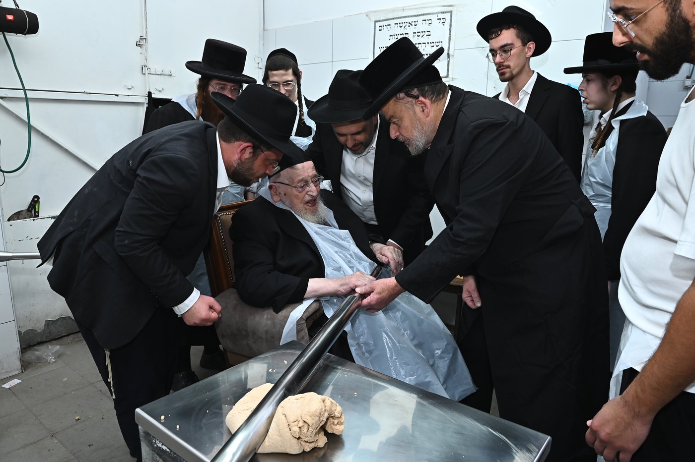 הגרמ"צ ברגמן באפיית מצות