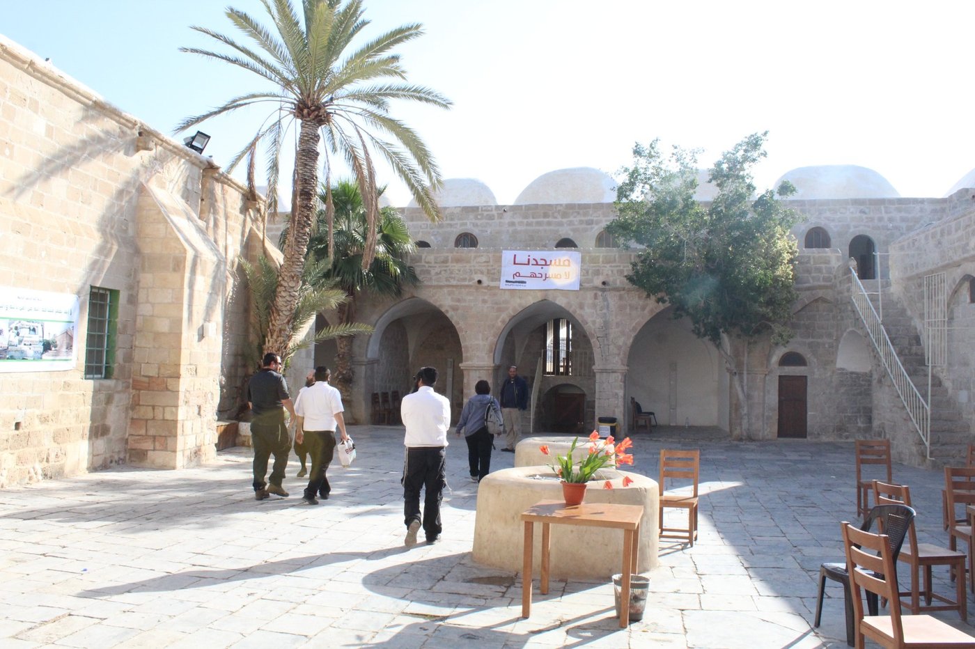 נבי מוסא במדבר יהודה - בסיור שאורגן בידי כותב השורות ישראל שפירא לפני מספר שנים. את הסיור העביר מורה הדרך שניר מנחם