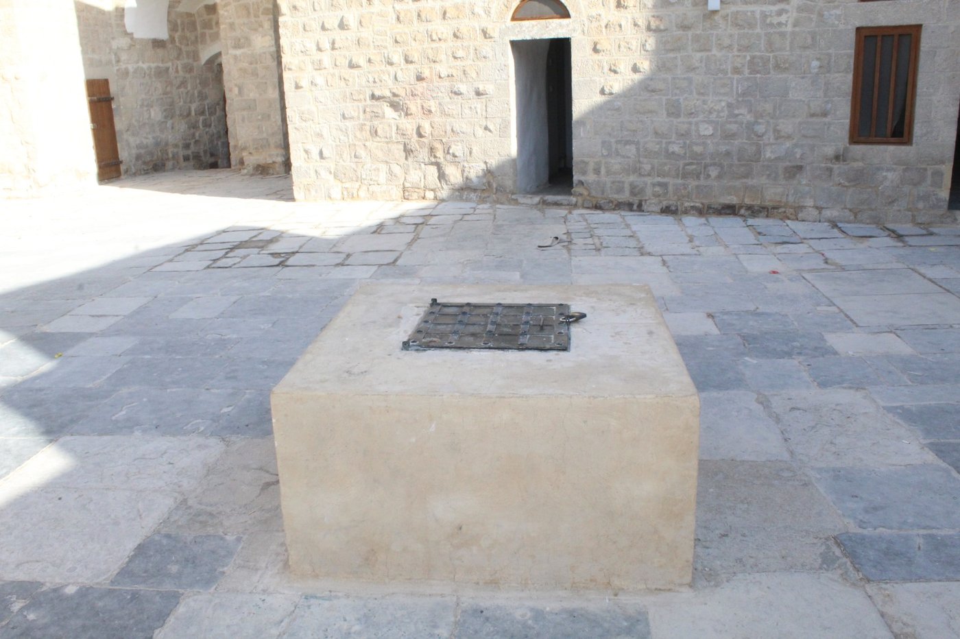 נבי מוסא במדבר יהודה - בסיור שאורגן בידי כותב השורות ישראל שפירא לפני מספר שנים. את הסיור העביר מורה הדרך שניר מנחם