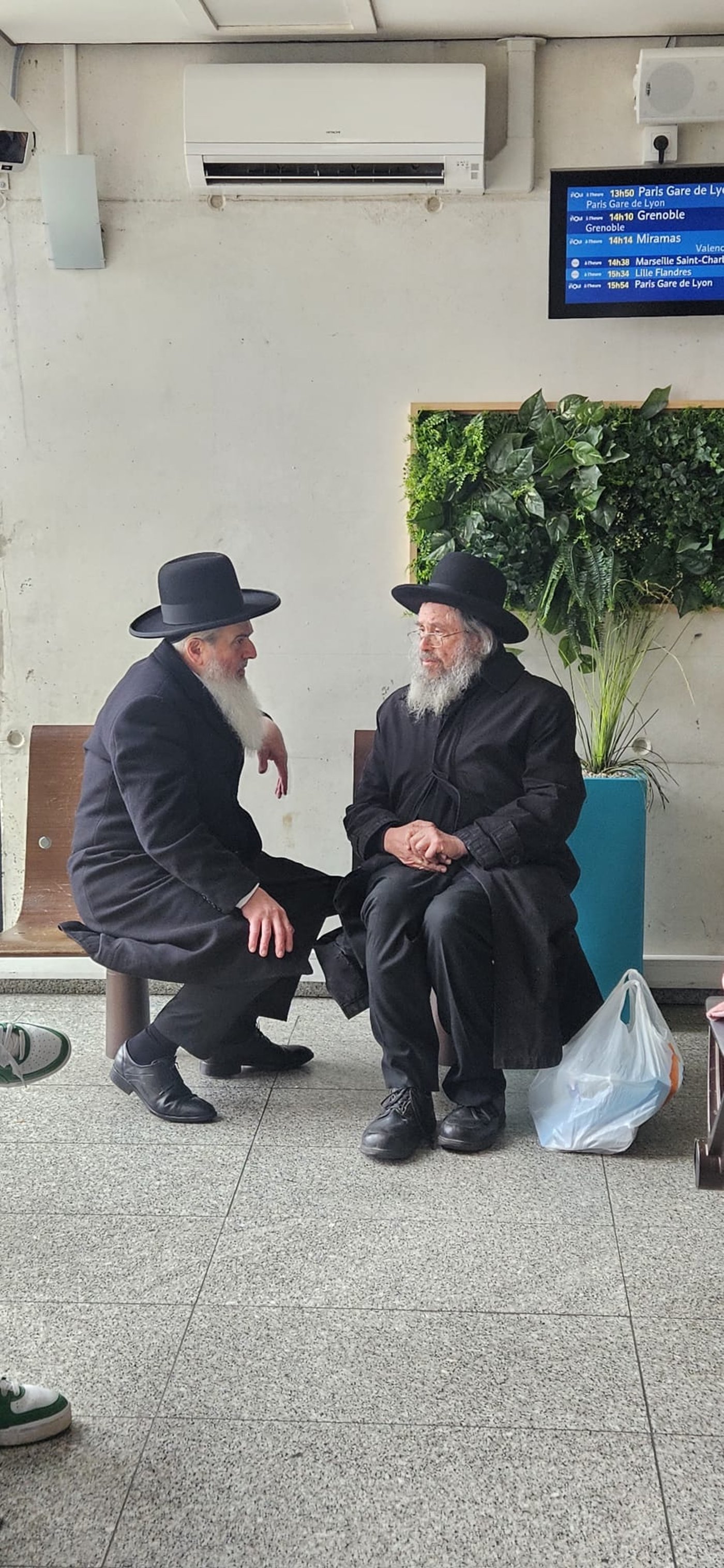מסע הגר"ד כהן והגר"ש גלאי בצרפת