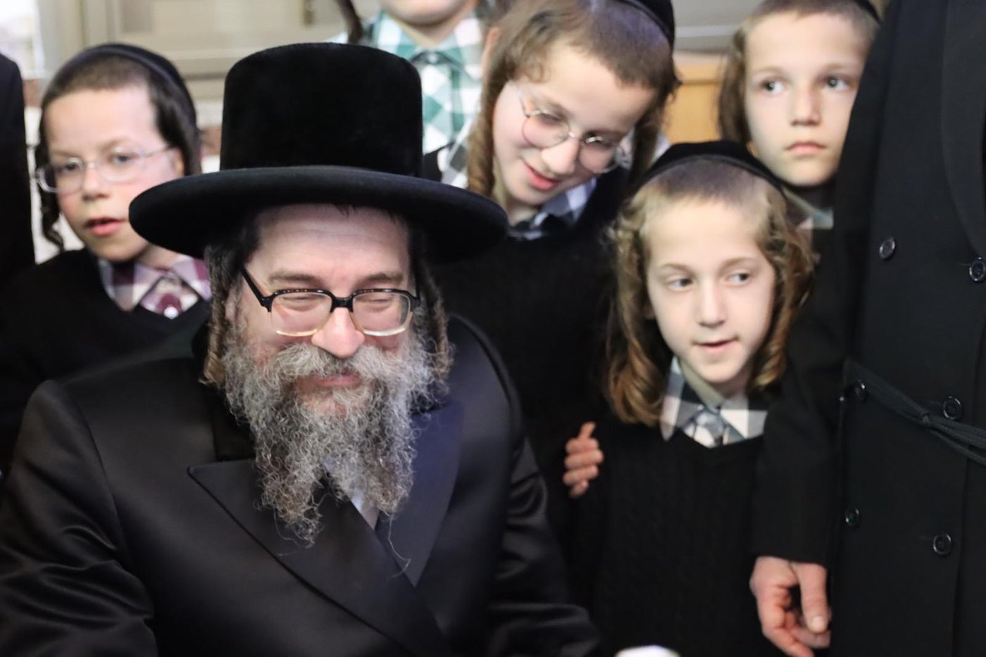 האדמו"ר מסקולען ירושלים באפיית מצות