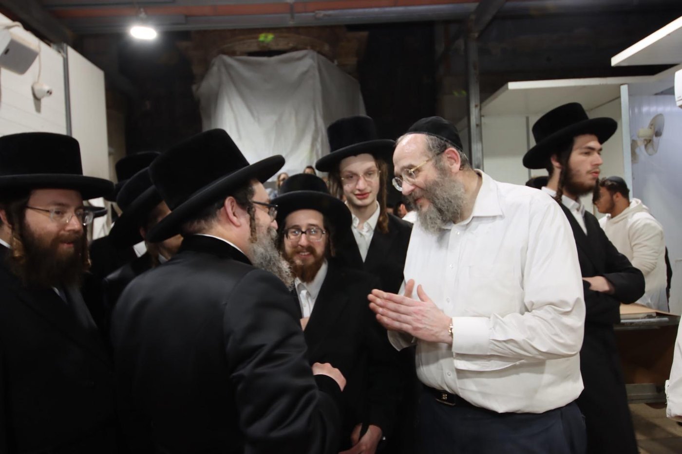 האדמו"ר מסקולען ירושלים באפיית מצות