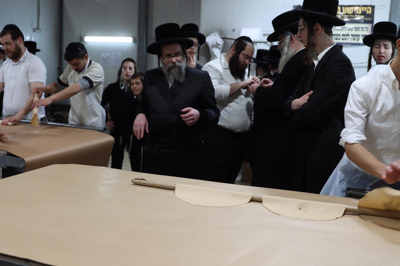 האדמו"ר מסקולען ירושלים באפיית מצות