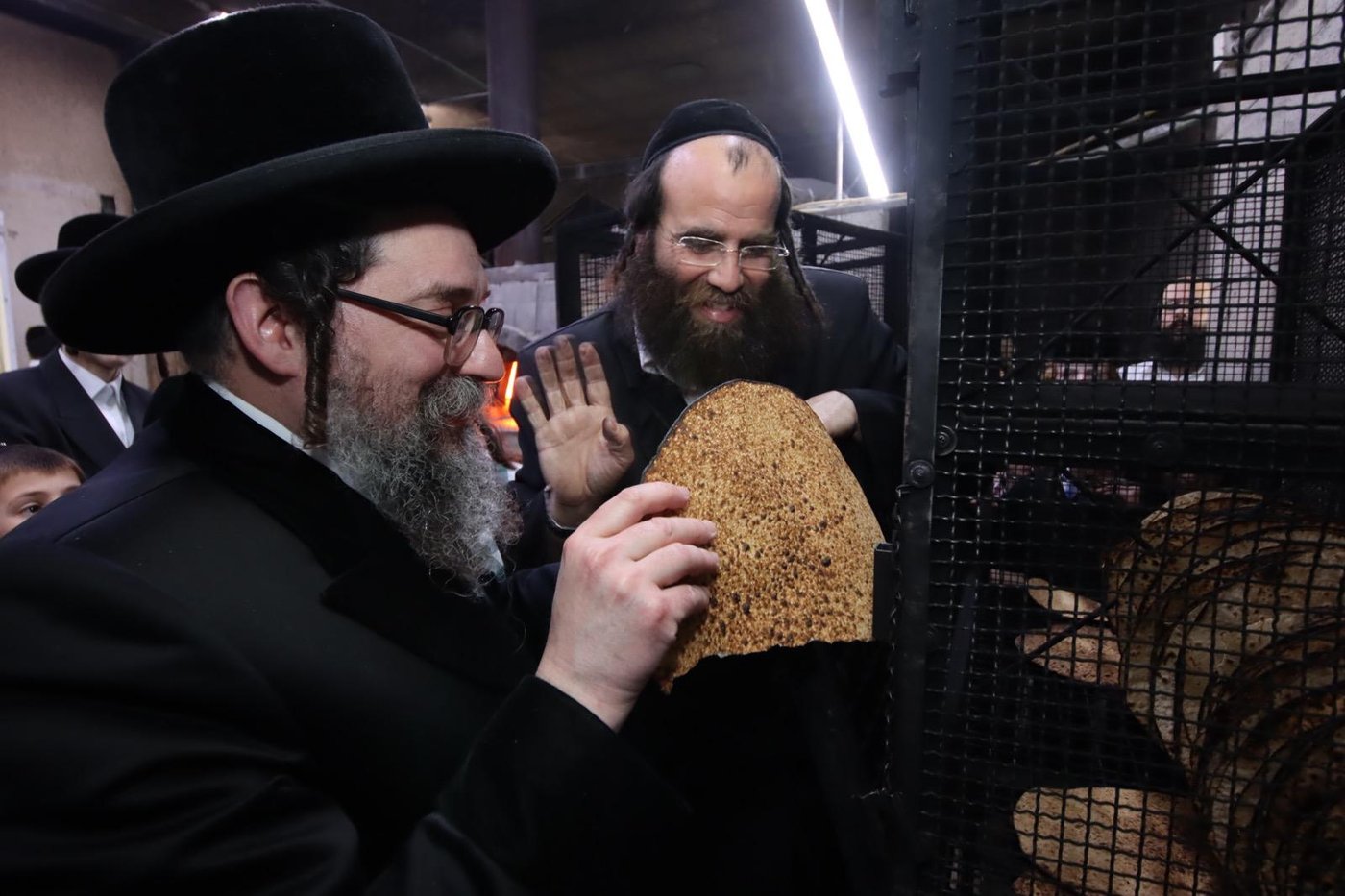 האדמו"ר מסקולען ירושלים באפיית מצות