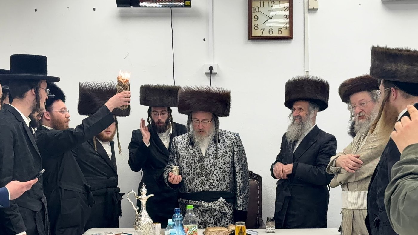 האדמו"ר מביאלה ב"ב במסע הקודש לפולין