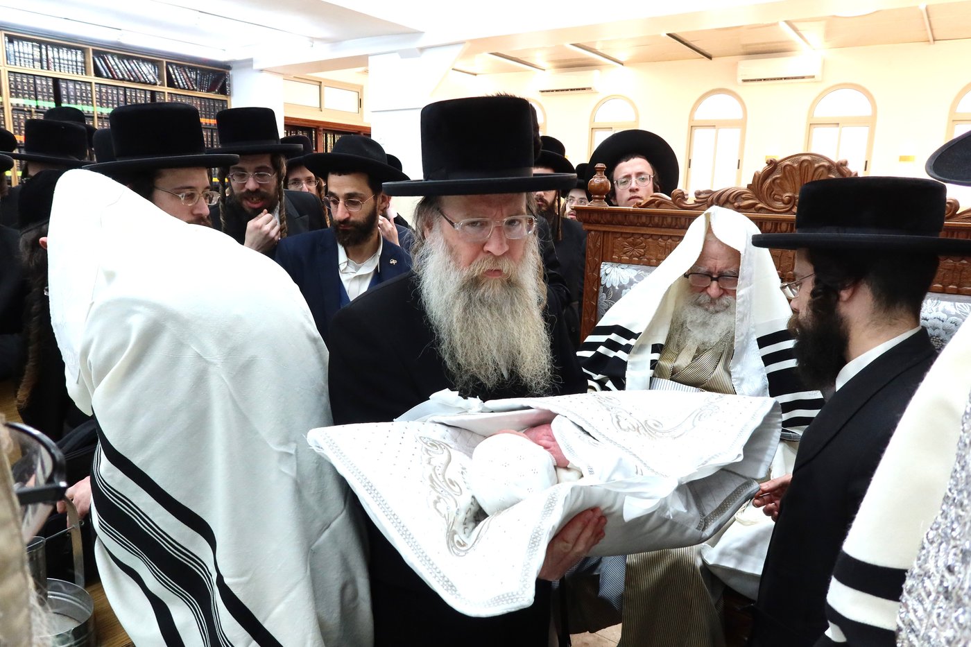 שמחת הברית לנכד האדמו"רים מטשארנאביל ומשכנות הרועים