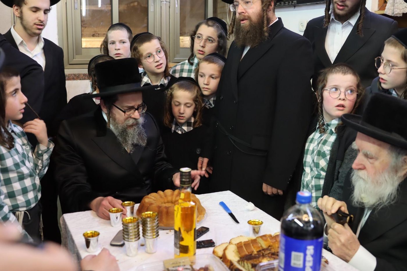 האדמו"ר מסקולען ירושלים בביקור אצל הרה"ח ר' אהרן קליינמן