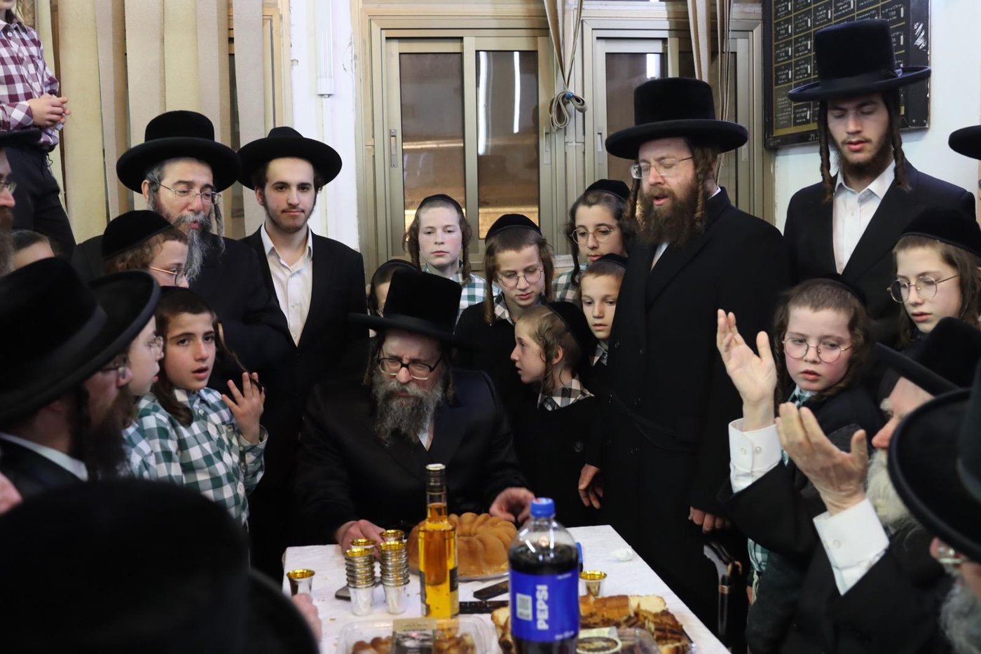 האדמו"ר מסקולען ירושלים בביקור אצל הרה"ח ר' אהרן קליינמן