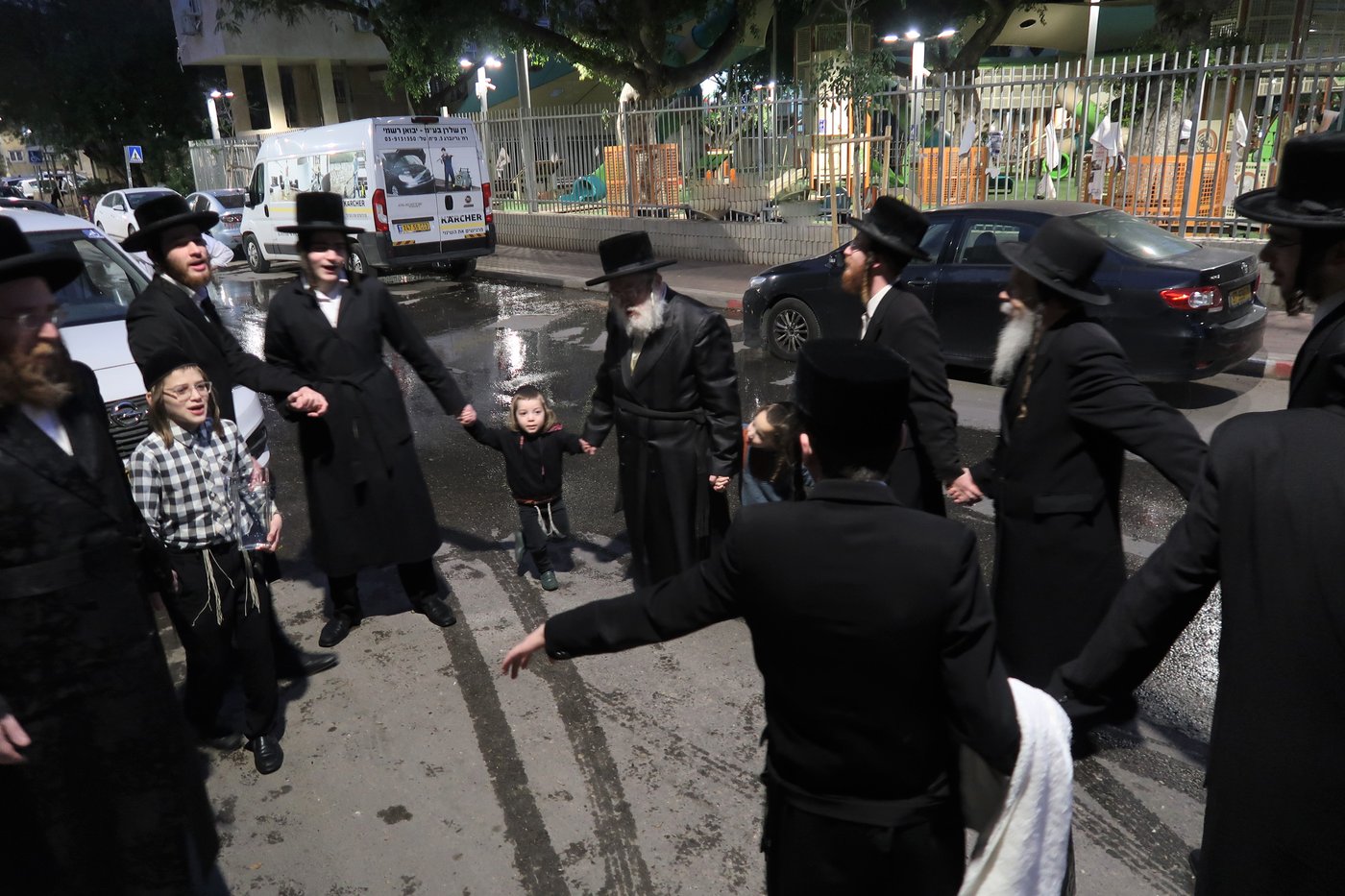 גאב"ד פרדס כץ בשאיבת מים שלנו