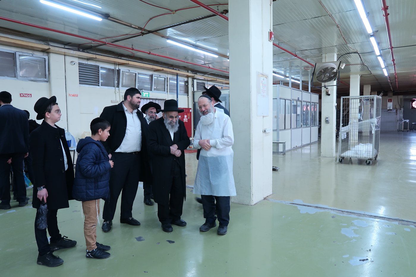 חכם משה צדקה באפיית מצות