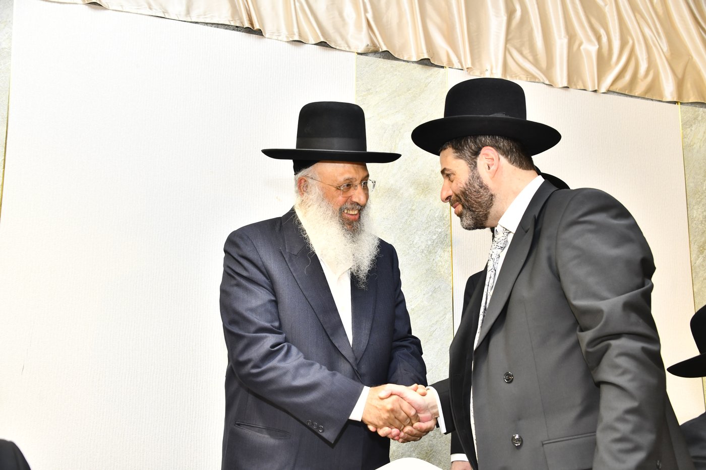 שמחת נישואי בתו של מנחם שפירא