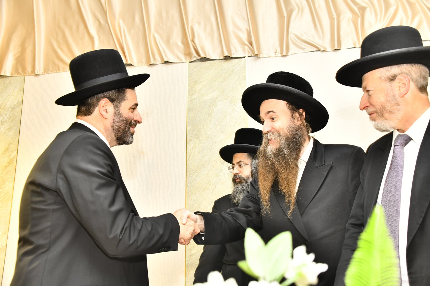 שמחת נישואי בתו של מנחם שפירא