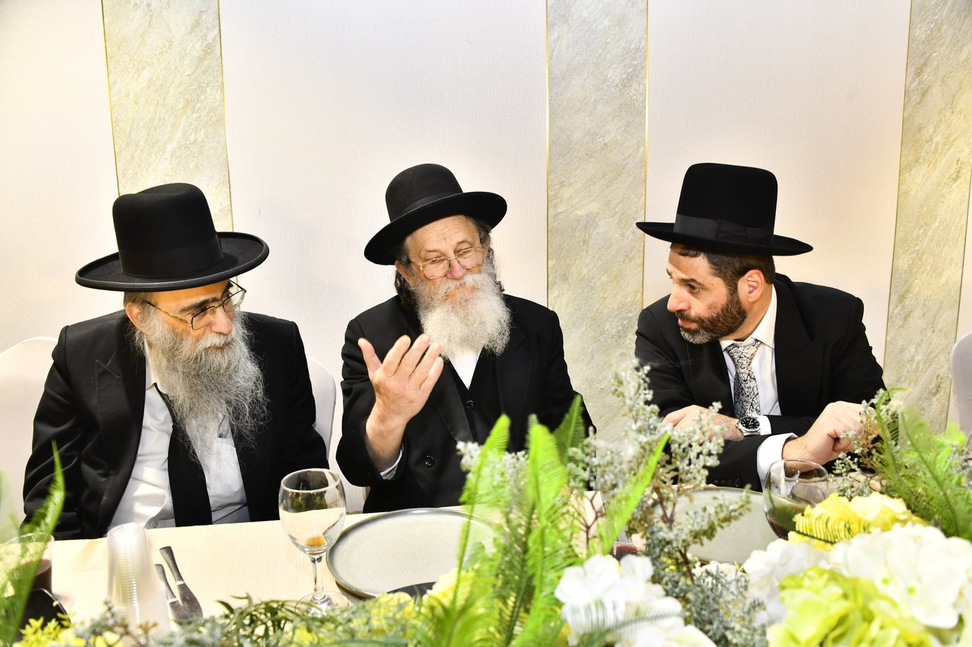 שמחת נישואי בתו של מנחם שפירא