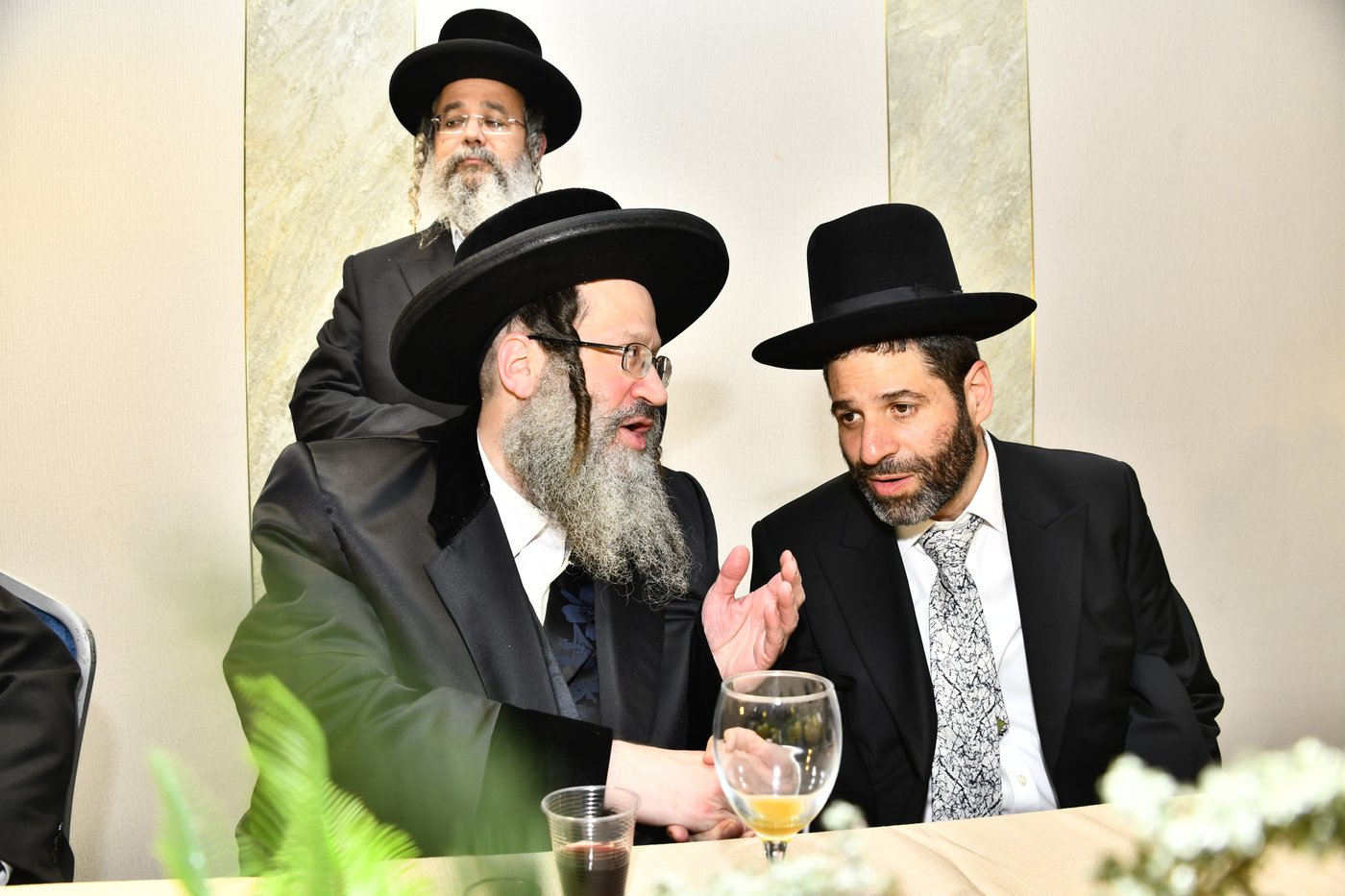 שמחת נישואי בתו של מנחם שפירא