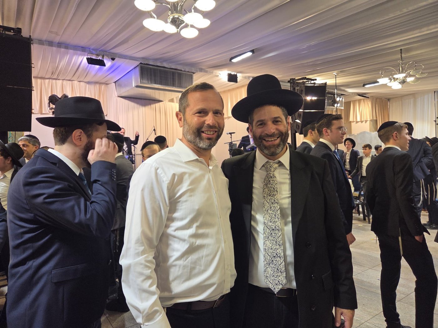 שמחת נישואי בתו של מנחם שפירא