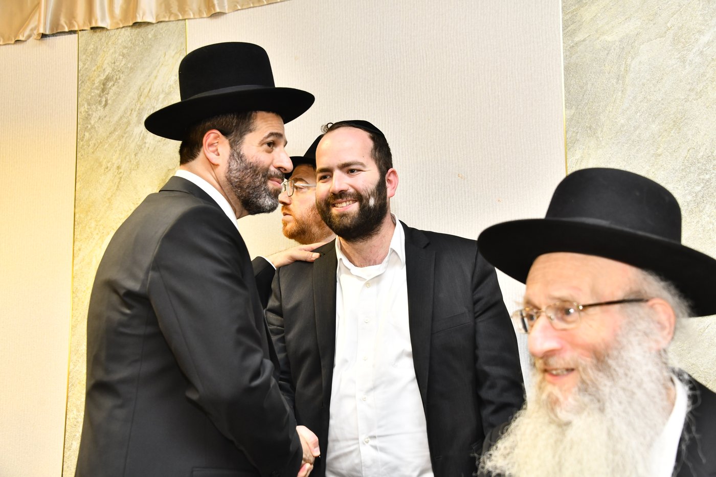 שמחת נישואי בתו של מנחם שפירא