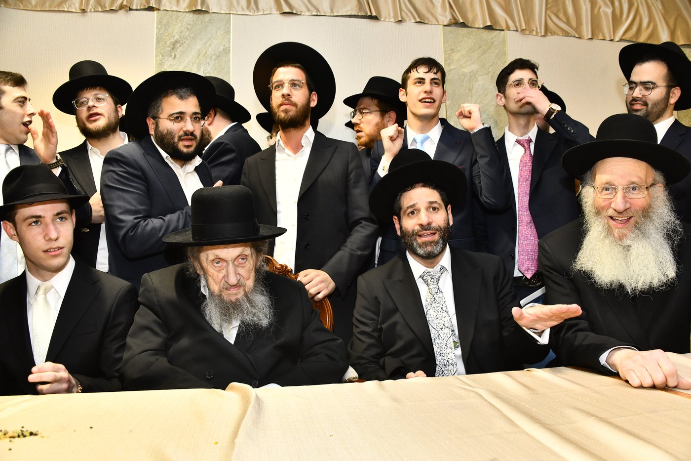 שמחת נישואי בתו של מנחם שפירא