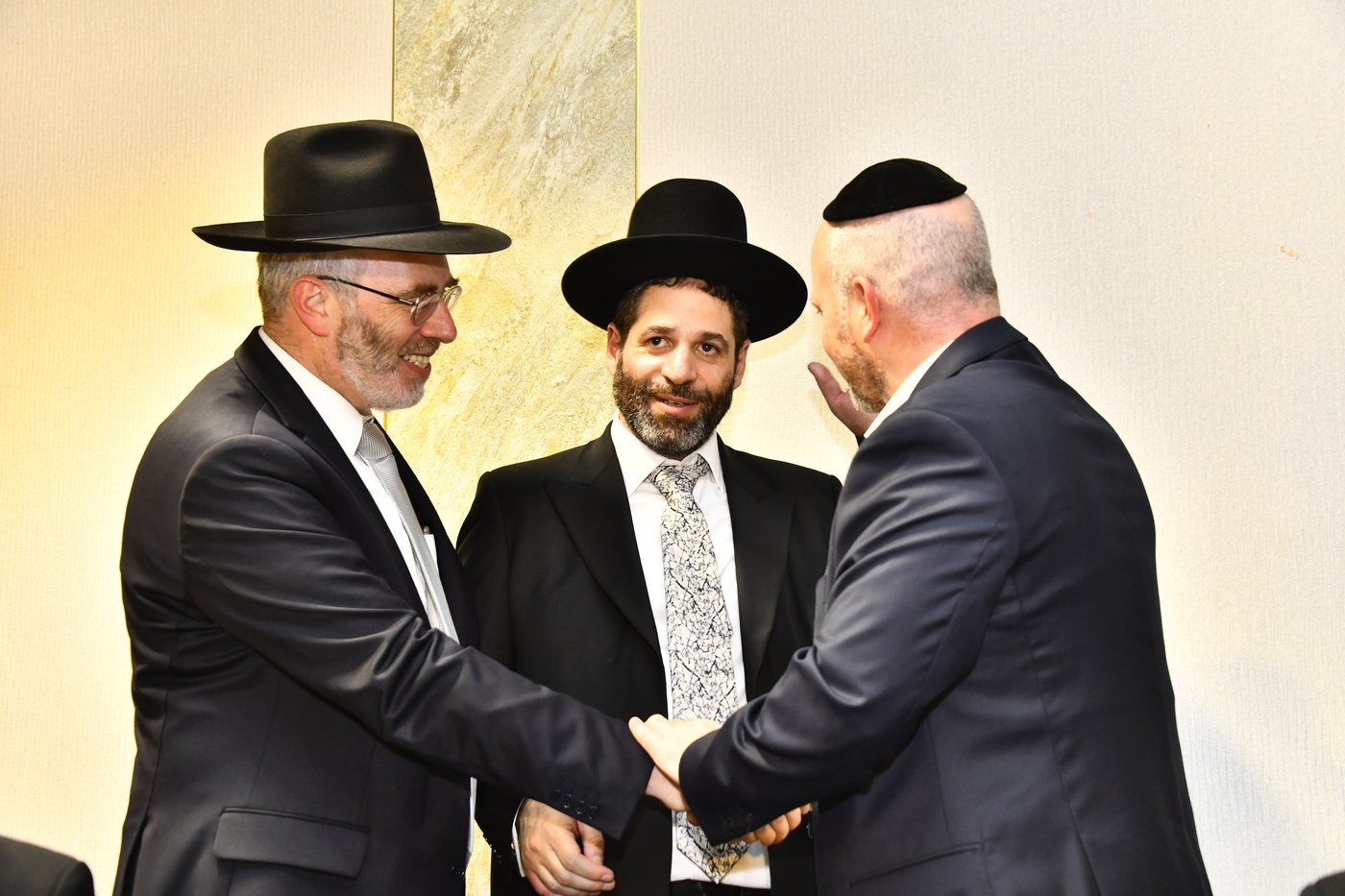 שמחת נישואי בתו של מנחם שפירא