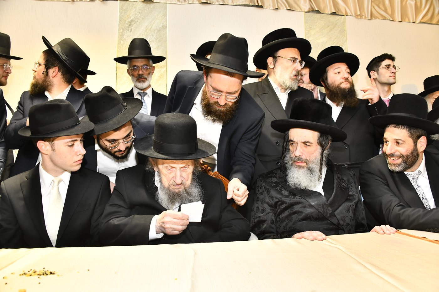 שמחת נישואי בתו של מנחם שפירא