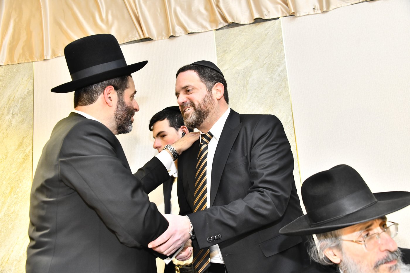 שמחת נישואי בתו של מנחם שפירא