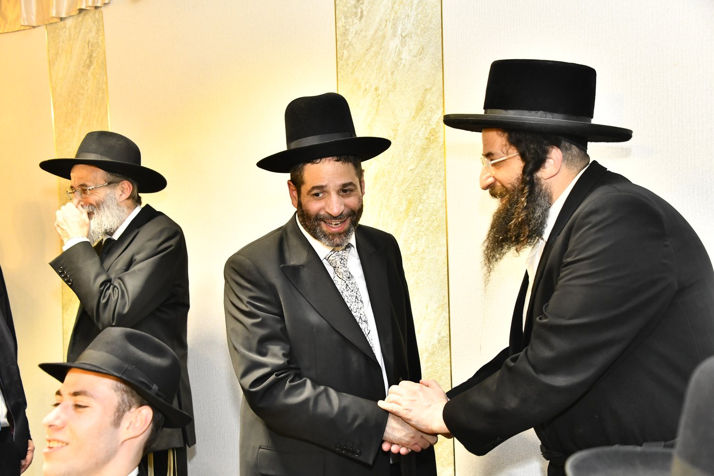 שמחת נישואי בתו של מנחם שפירא