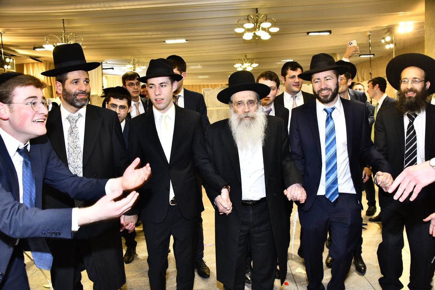 שמחת נישואי בתו של מנחם שפירא