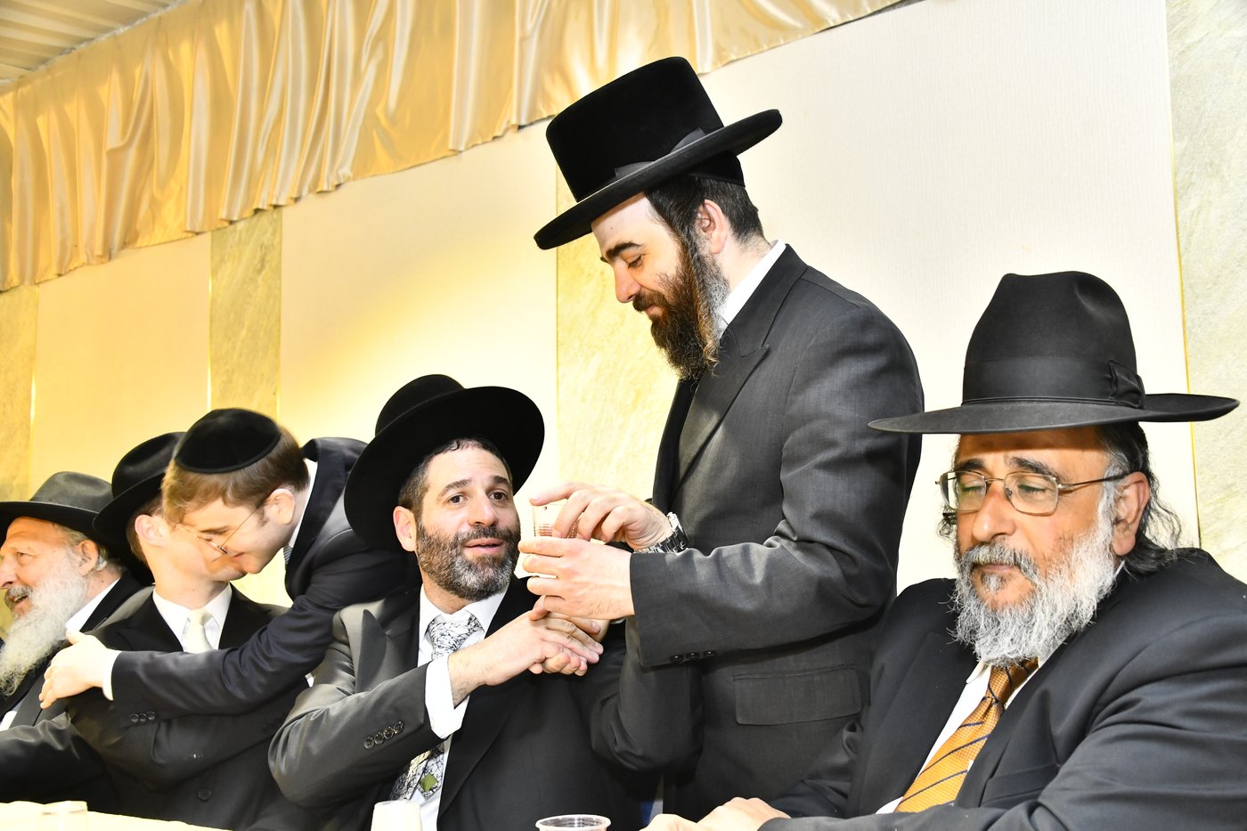 שמחת נישואי בתו של מנחם שפירא