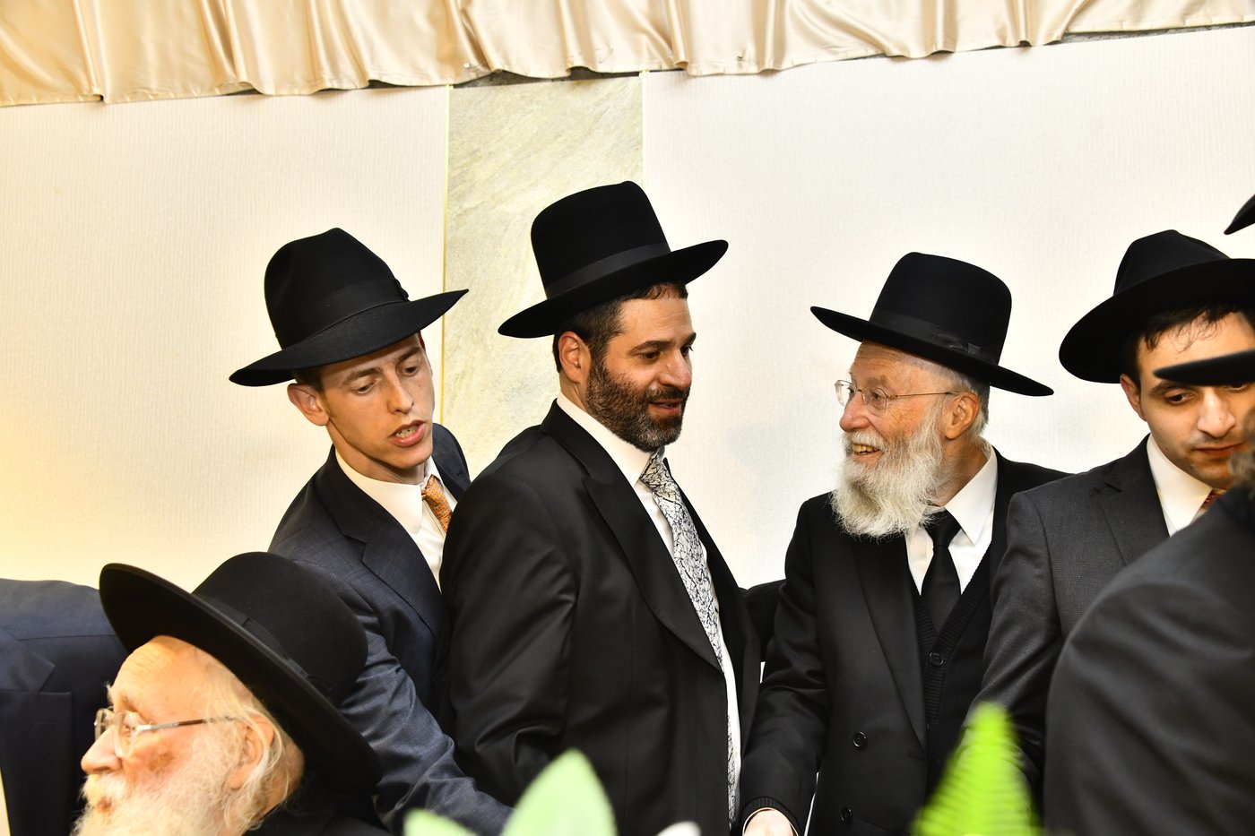 שמחת נישואי בתו של מנחם שפירא