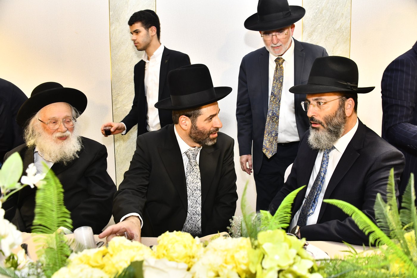 שמחת נישואי בתו של מנחם שפירא